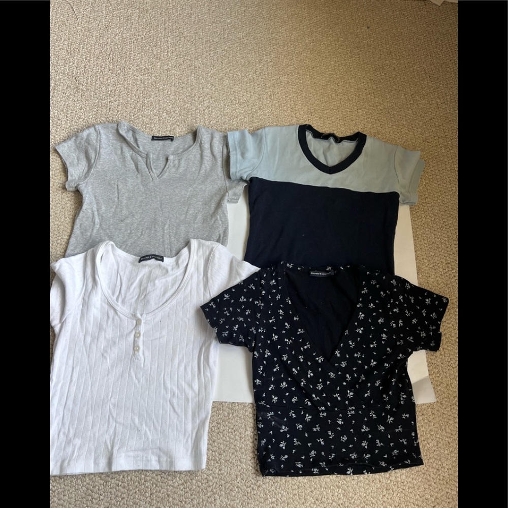 BRANDY MELVILLE SET OF 4 CROP TOPS XS